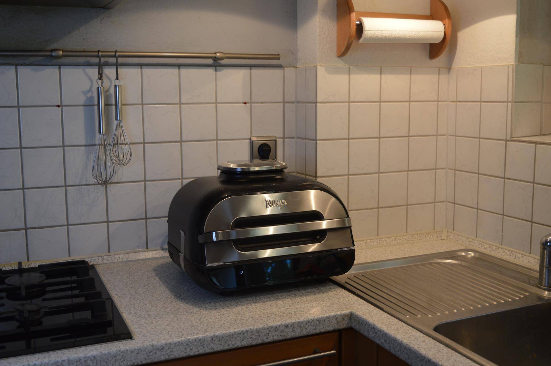 Ninja Foodi MAX Grill und Heissluftfritteuse in der Kueche